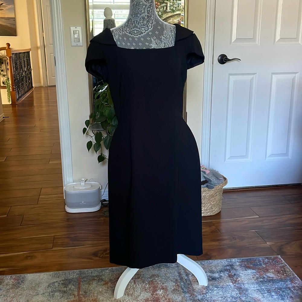 TAHARI Ladies size 10 Dress